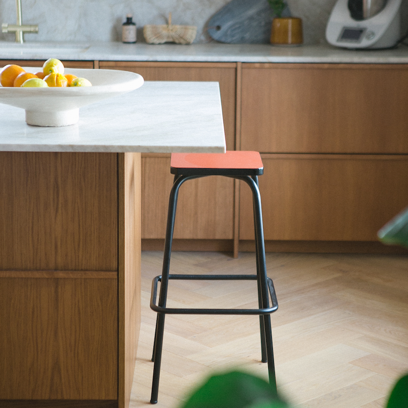 Tabouret de bar Marcel 65 cm – Assise uni Paprika - Pieds Noirs